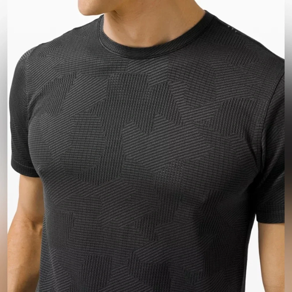 Lululemon Metal Vent Breathe SS shirt size XL